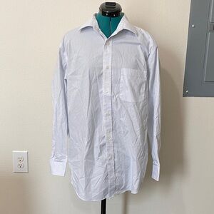 Croft & Barrow white and blue plaid button up long sleeve men’s dress shirt